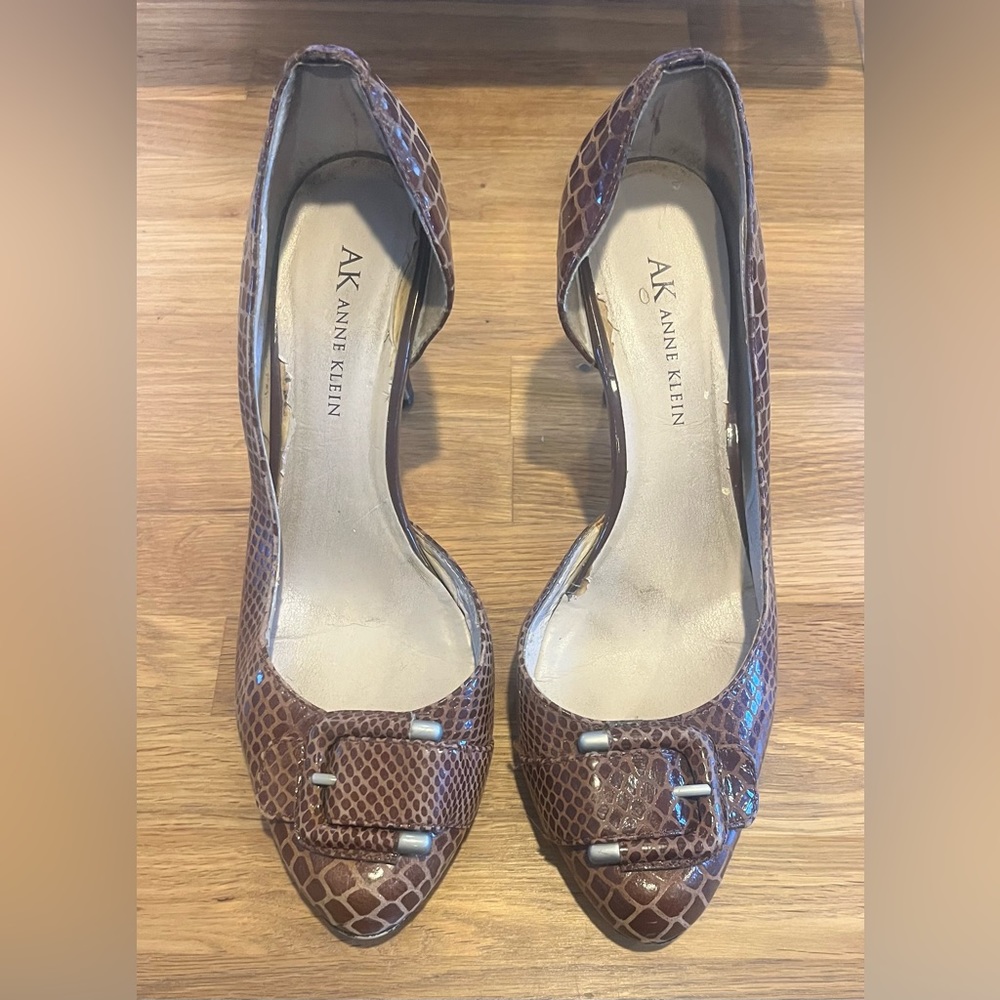 AK Anne Klein Croc Print leather heels